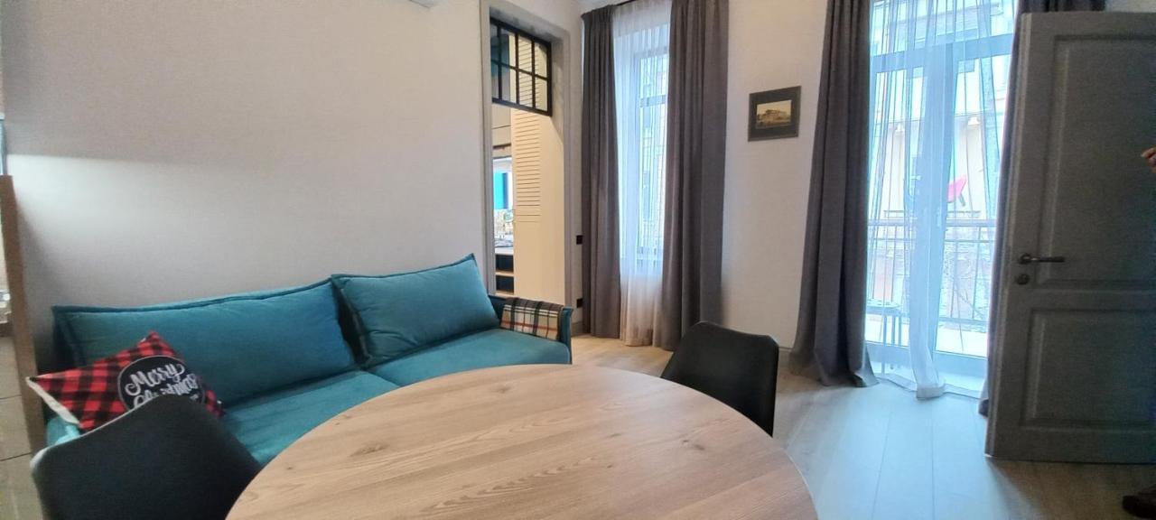 Apartmán Квартира С Балконом И 2 Спальнями "Na Knyazheskoy" Oděsa Exteriér fotografie